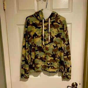 Everleigh Green/gray Camo Hoodie